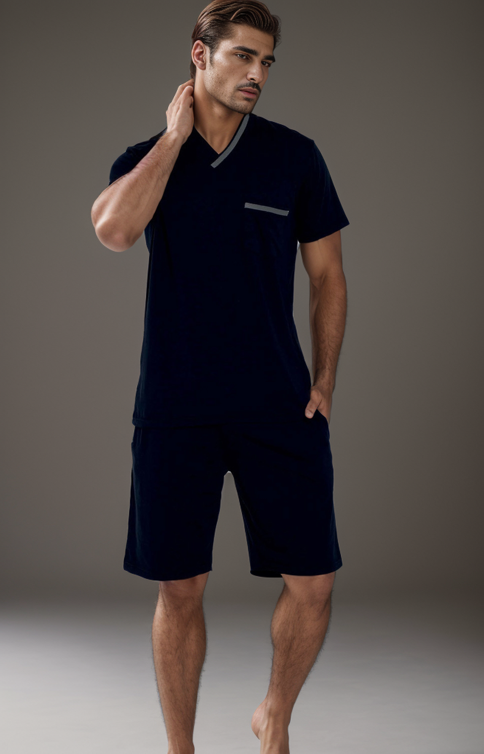 Erkek Modal V Yaka Kısakol Short C940-106