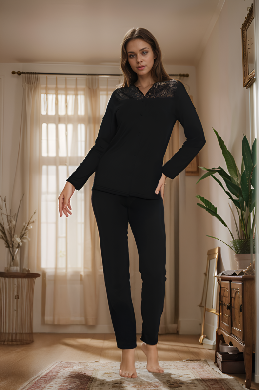 Kadın Uzunkol Dantelli Önü Düğmeli Pijama TakımıC840-243